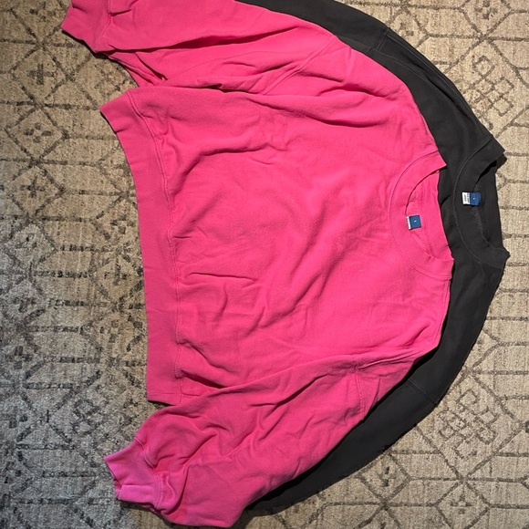 Cropped Sweatshirt - Picture 2 of 3